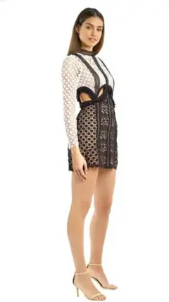 美品SELF PORTRAIT Lace Minidress セルフポートレイトのサムネイル
