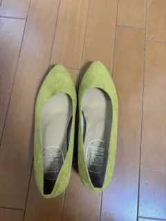 pink adobe パンプス イエロー スエード調 40のサムネイル