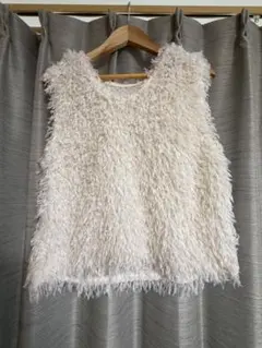 アイボリー ファー風 ノースリーブベスト
