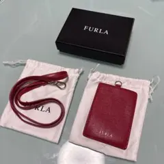 FURLA レッド カードケース ストラップ付き