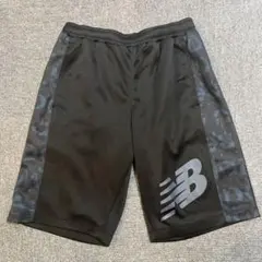 New Balance ブラック ハーフパンツ
