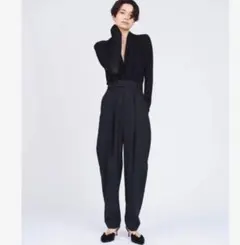 STUNNING LURE カーブテーパード　バレルタックパンツ　黒　サイズ2のサムネイル
