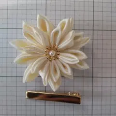 Ｔ139:成人式・和装・髪飾り・つまみ細工