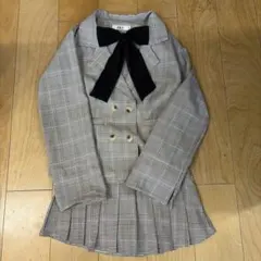 チェック柄ジャケットとホワイトシャツセット