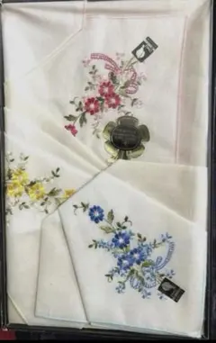 【新品未使用‼️】刺繍ハンカチ ３枚セット