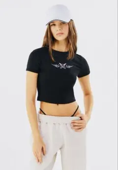 Bershkaベルシュカ クロップドTシャツ黒　刺繍 Y2K 韓国 半袖トップスのサムネイル