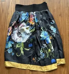 EPOCA シルク100% 花柄ラップひざ丈スカート　サイズ40のサムネイル