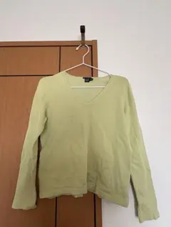 GAP 黄緑　Vネック 長袖ニット