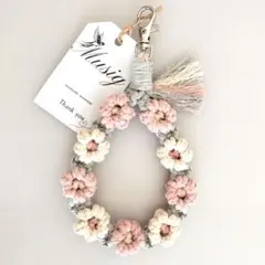 ꕤマクラメHappyハンドストラップꕤsmoky pink