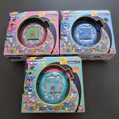 Tamagotchi PaRaDiSe ブルー＆ピンク 2個セット シール2枚付 - メルカリ
