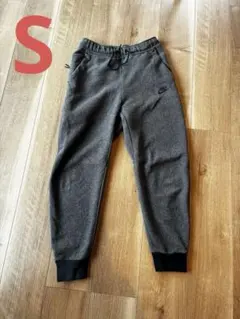 美品　Nike テックフリース ジョガーS グレー