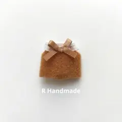 ミニチュアドール服　ハンドメイド　赤ちゃんロンパース　リボン　ライトブラウン