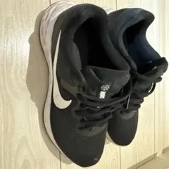 Nike ブラック スニーカー　24.5cm