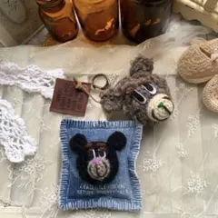 デニムリメイクキーホルダー＊バッグチャーム＊編みぐるみ(モコモコまゆ毛くま＊A) デニムリメイクキーホルダー＊バッグチャーム＊編みぐるみ(モコモコ