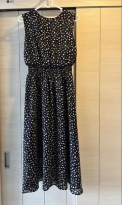 ナチュラルビューティベーシック　花柄ワンピースSサイズ