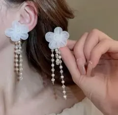 可愛い❣️パール　お花　ピアス　ブライダル　結婚式　パーティー　発表会　ダンス