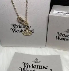 ヴィヴィアンフルダイヤモンド サターンブローチ ペンダントネックレス