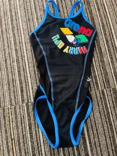 arena 水着 黒/青 カラフルロゴ
