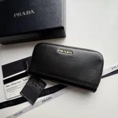 未使用級✨PRADA プラダ　キーケース　ブラック　サフィアーノ PRADA（プラダ） 未使用 キーケース サフィアーノ レザー 型押し 6連