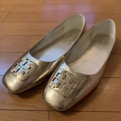 トリーバーチ　ゴールドパンプスのサムネイル