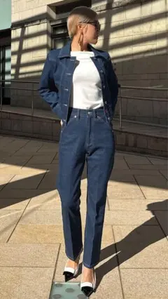 JENNE シンプルスラックスシルエットデニム　インディゴ