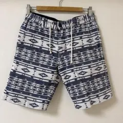 【beams】ネイティブ柄 ショートパンツ ネイビー ホワイトのサムネイル