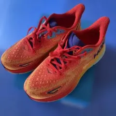 HOKA ONE ONE M CLIFTON 9 7.5D