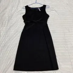 フォーマル　上品　綺麗め　ノースリーブ　膝丈ワンピース　黒　レディースM