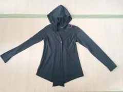 Reebok ブラックストライプ フード付きパーカー Sサイズ