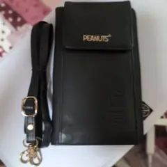 PCEAＮUＴS スヌーピーお財布スマホバッグ