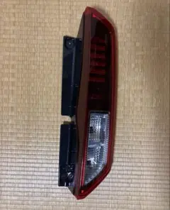 三菱ふそう 24V テールランプ 右・運転席側 - メルカリ