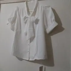 新品未使用★tocco closetボウタイブラウス★半袖★ホワイトのサムネイル