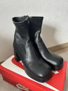 CHARLES & KEITH ブラック ショートブーツ 25cmのサムネイル