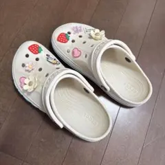 crocs クロックス サンダル 24cm 中古 チャームおまけ付きのサムネイル