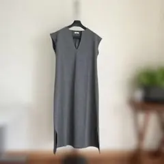 HUG.U 未着用　Vネックジャンスカ　ワンピース