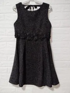 titty＆co 黒の花飾り付きノースリーブワンピース サイズM