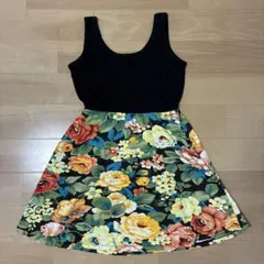 美品！花柄ノースリーブワンピースのサムネイル