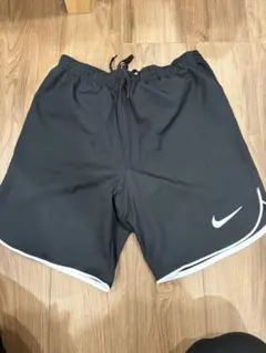NIKE ドライフィット　ハーフパンツ　M