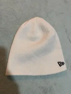 ホワイトベージュ　ニューエラニット帽