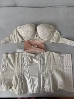 ブライダルインナー b65 SQRE BEAUTE(スキュレボーテ)