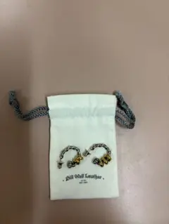 Bill Wall Leather beamsツイストフープピアス 小 2026年最新】bill
