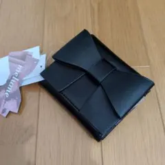 しまむら　maki　melume ブラックリボン折りたたみ財布のサムネイル
