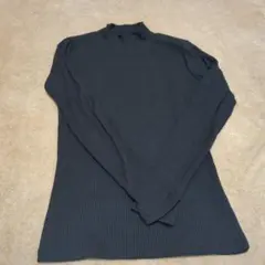 UNIQLO 黒いリブ編みタートルネック長袖