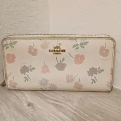 COACH 花柄 長財布 クリーム色