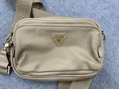 GUESS ベージュ ショルダーバッグ　2717 0.03