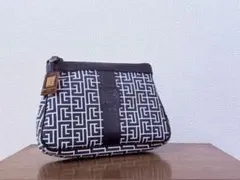 【新品未使用】Pierre Balmain ピエールバルマン クラッチバッグのサムネイル