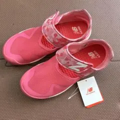 新品未使用ニューバランスNB水陸両用定番メッシュストラップサンダル22.5ピンク