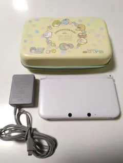 Nintendo 3DS LL ホワイト 　充電器付き