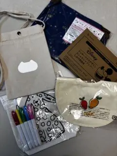 新品未使用　雑貨まとめ売り　スタイ　バック　シャカシャカおもちゃ