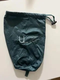 ユニクロ　ULTRA LIGHT DOWN 巾着袋 ダークグリーン　収納袋